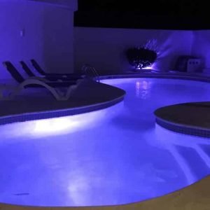 Iluminação LED para piscinas