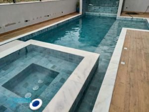 Construção da piscina de concreto armado da Camila e do Bruno - Gran Park II