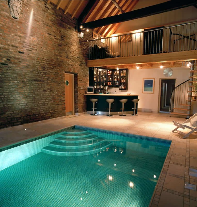 A piscina dentro de casa brasil piscinas Piscina dentro casa