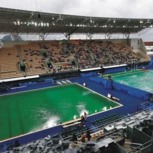 Piscina verde na Olimpíada do Rio 2016