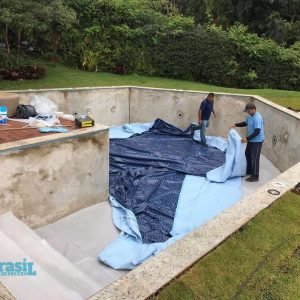 Troca do vinil da piscina do Murilo