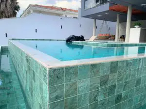 Piscina de alvenaria do Sr. Leonardo na Pampulha, Belo Horizonte - MG